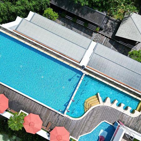 Four Points By Sheraton Yilan Цзяосі Екстер'єр фото