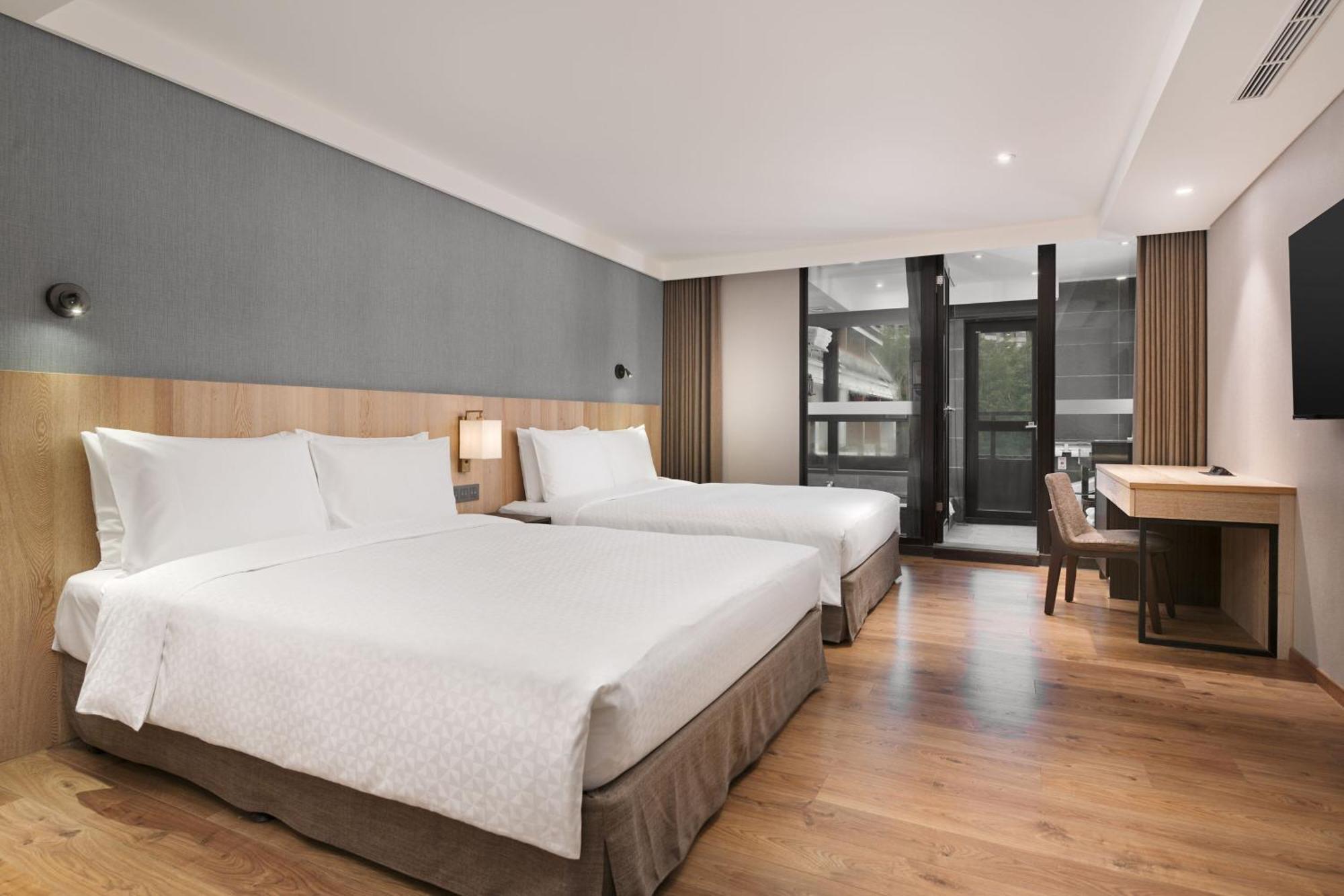 Four Points By Sheraton Yilan Цзяосі Екстер'єр фото