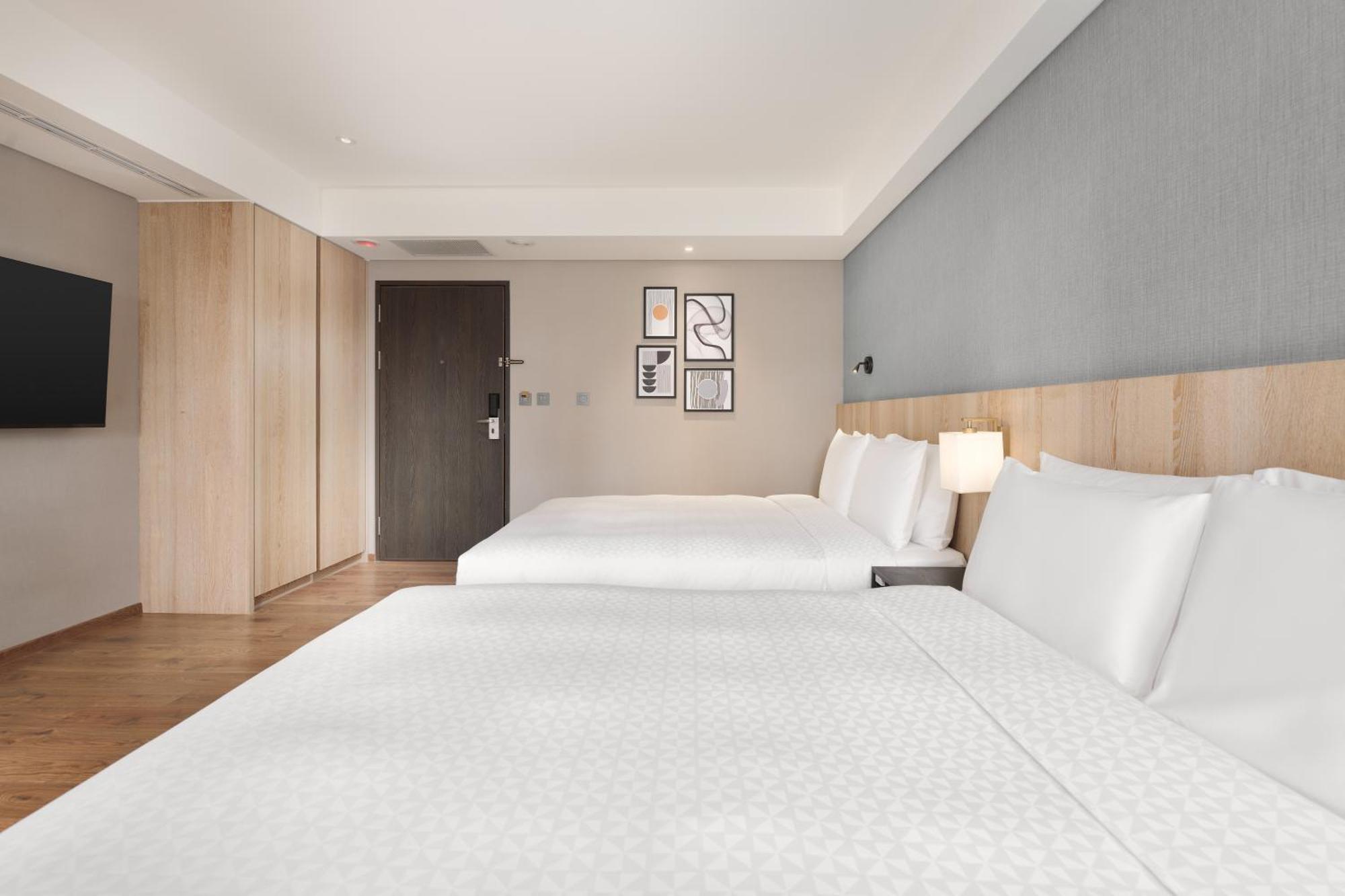 Four Points By Sheraton Yilan Цзяосі Екстер'єр фото