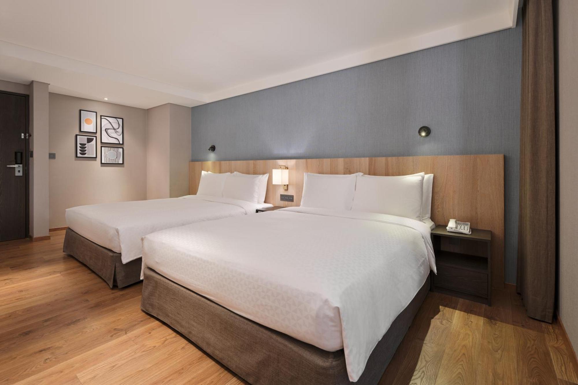 Four Points By Sheraton Yilan Цзяосі Екстер'єр фото