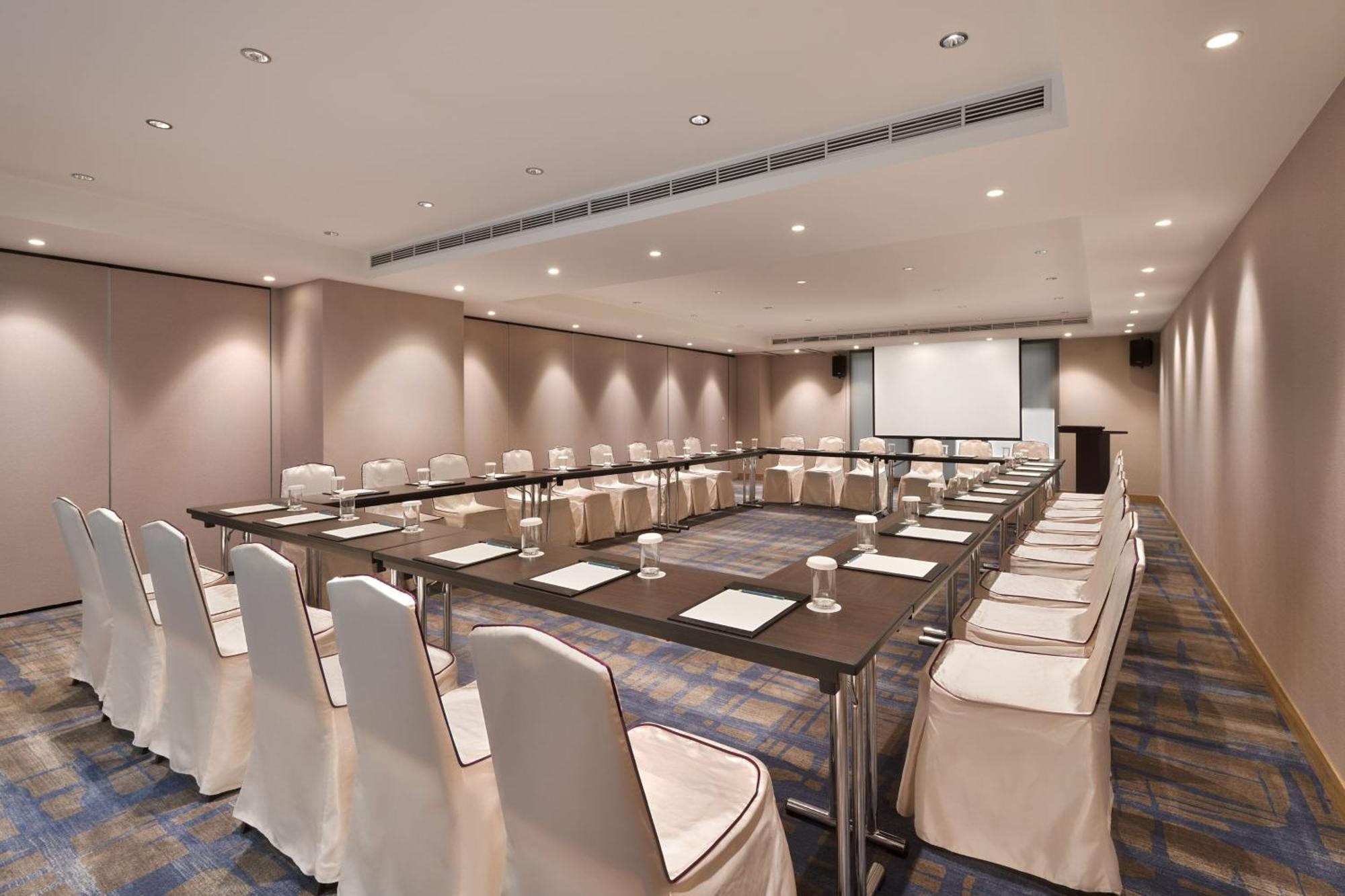 Four Points By Sheraton Yilan Цзяосі Екстер'єр фото