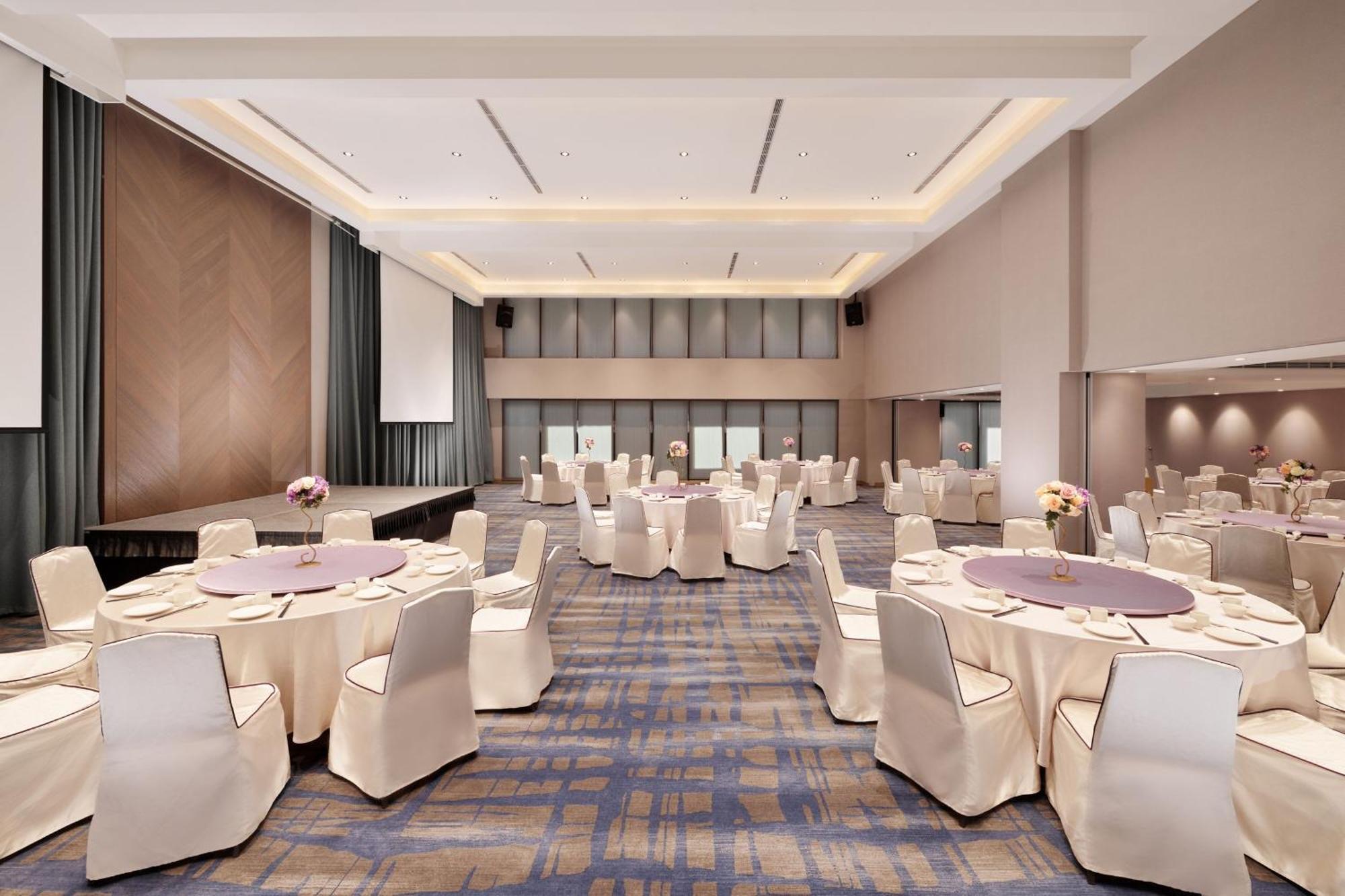 Four Points By Sheraton Yilan Цзяосі Екстер'єр фото